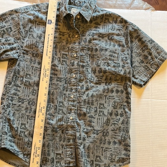 Woolrich-size M-rugged outerwear short sleeve button down. Thick durable cotton - Picture 7 of 10